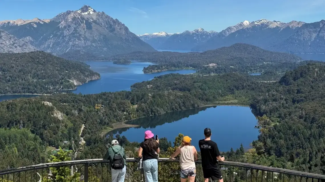 Circuito Chico Trekking y Colonia Suiza